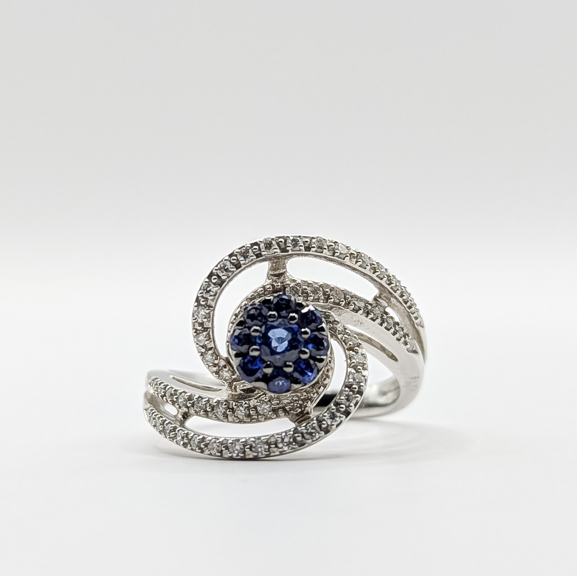 Blue Sapphire Diamond and Gold Ring