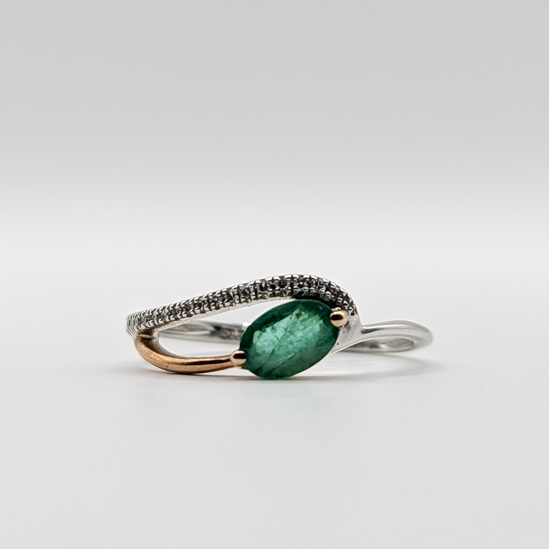 Emerald White Gold Ring