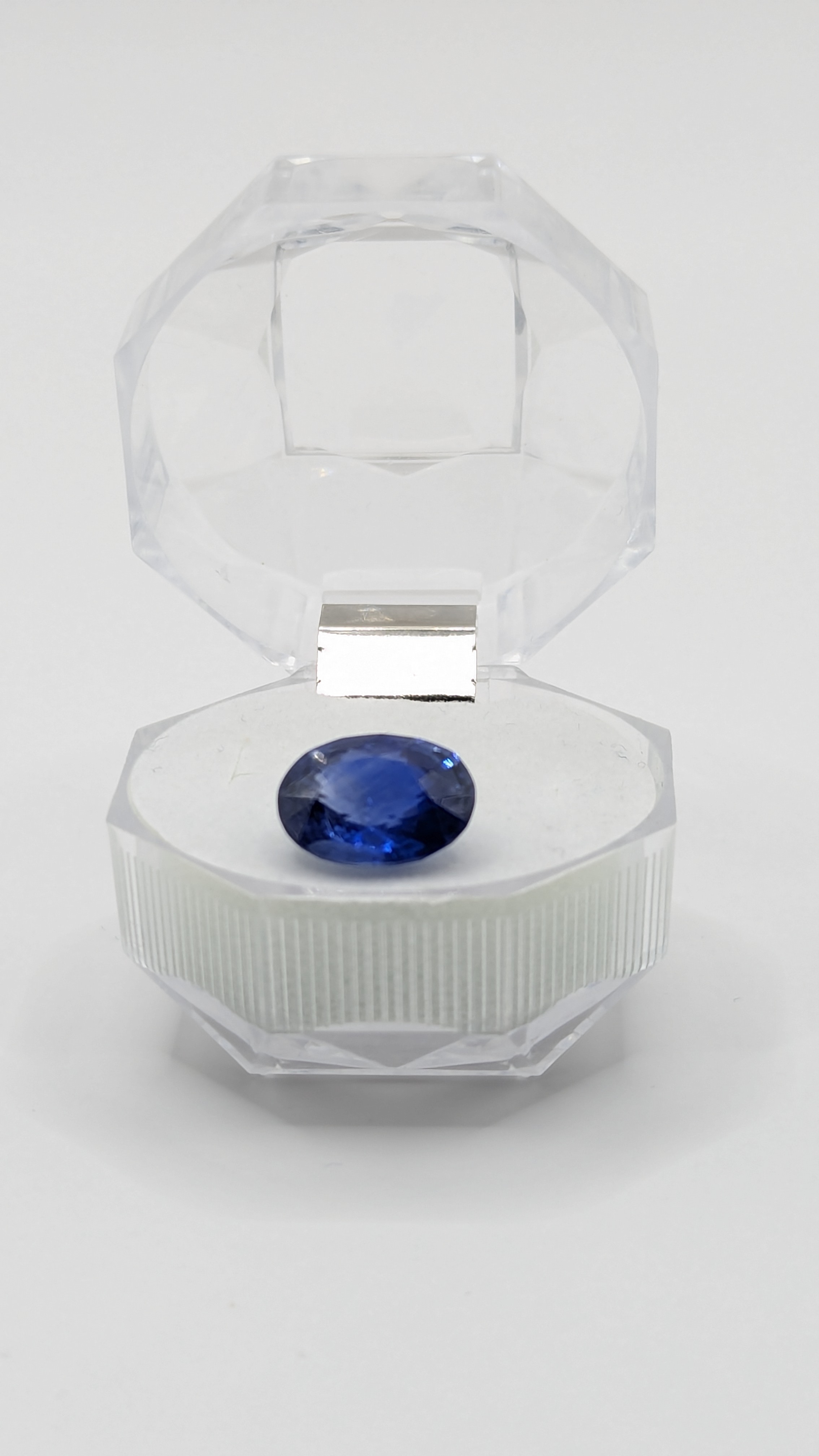 Blue Sapphire - 6.76ct