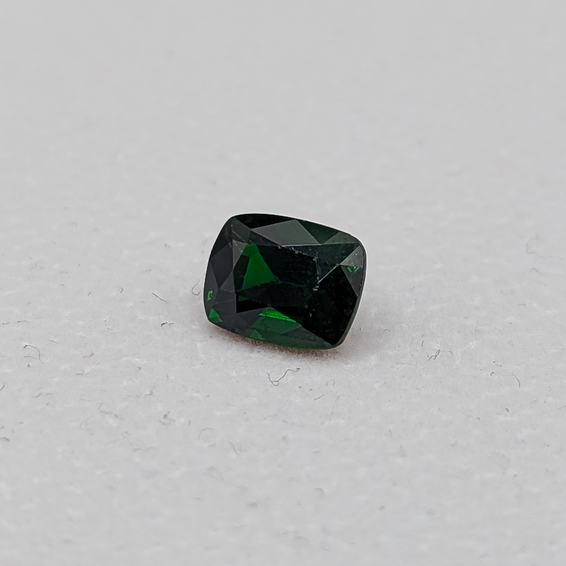 Tsavorite - 5.59ct/ 3pcs