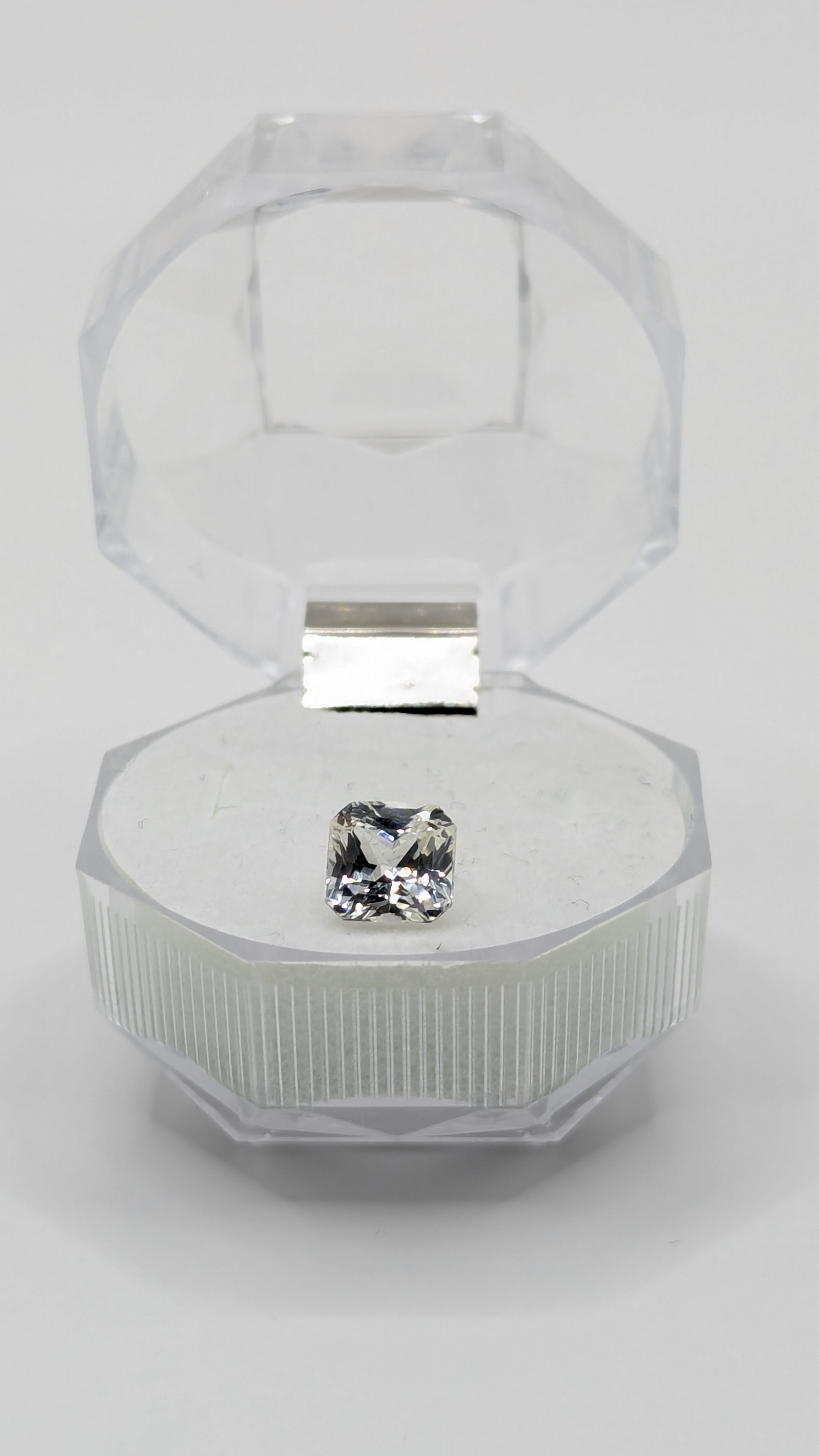 White Sapphire - 2.52ct